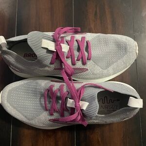 Brooks women’s shoes